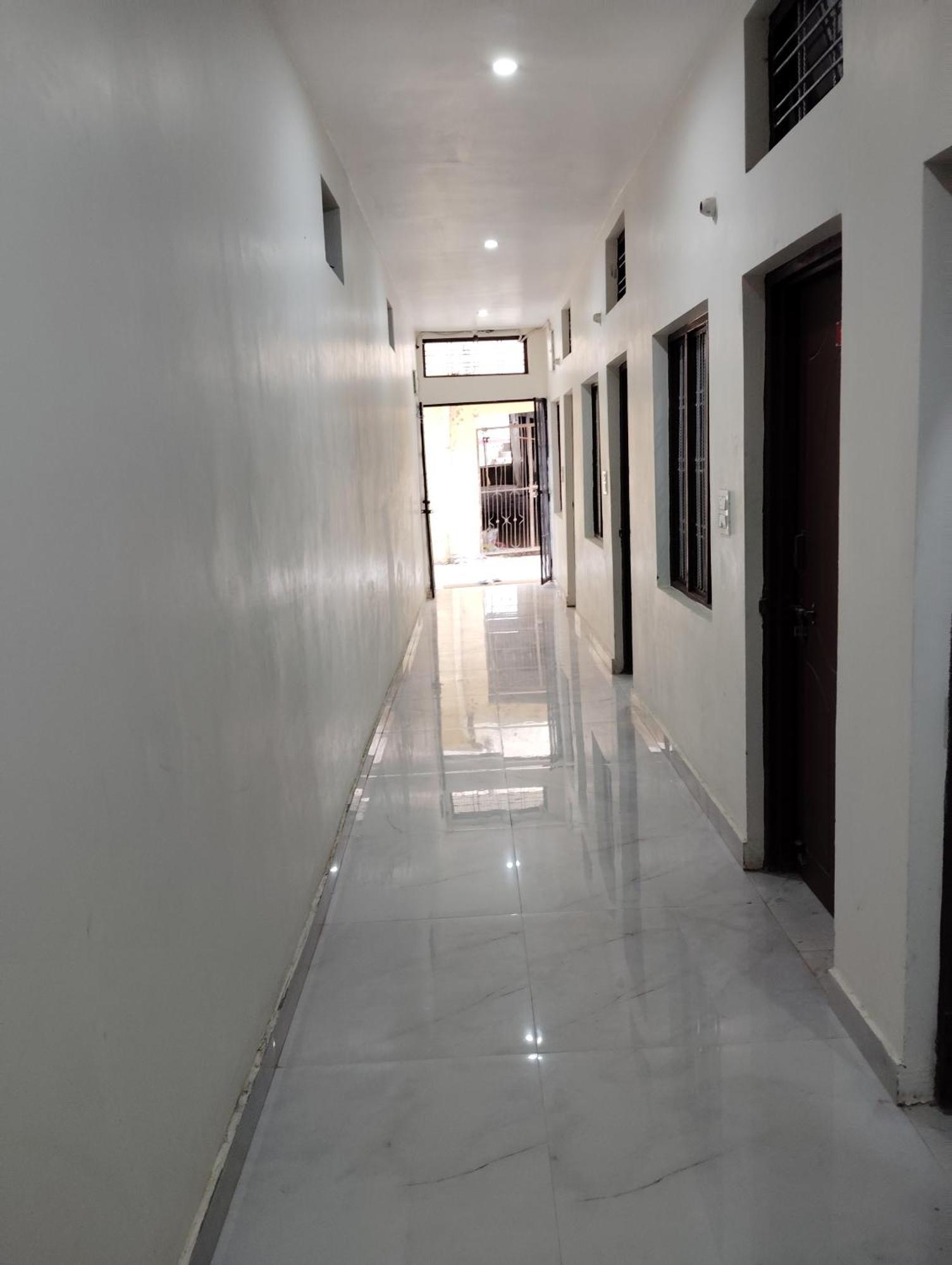 Hotel Narayana Residency Gupta Kashi Exterior photo